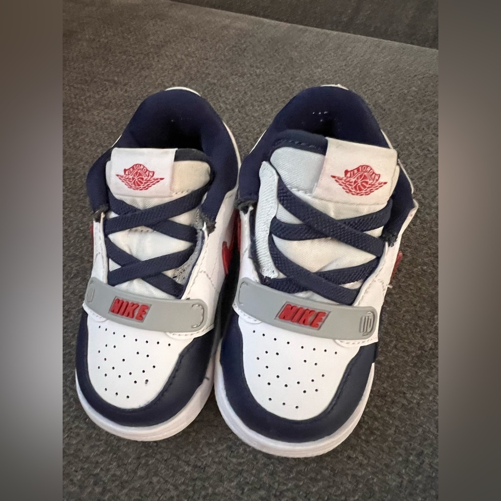 Nike Air Jordan toddler Sneakers size 7
